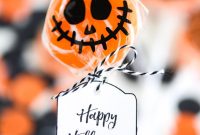DIY Jack-O-Lantern Lollipops for Halloween Treats