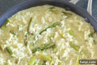 Creamy Vegan Asparagus Risotto Recipe with Garlic and Lemon