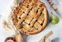 Classic Apple and Pear Pie Recipe with Cinnamon