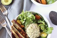Creamy Tuna and Avocado Salad with Lemon-Dill Dressing