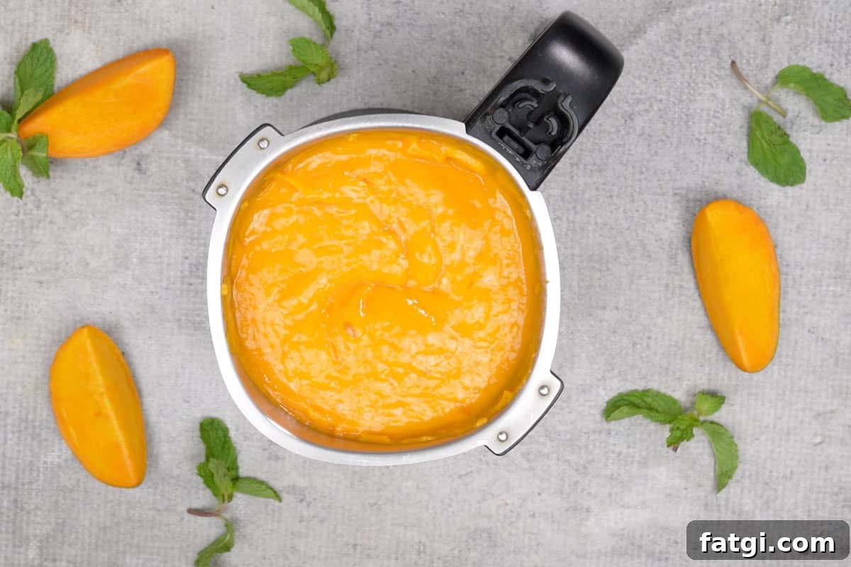 Smooth mango pulp in the blender.