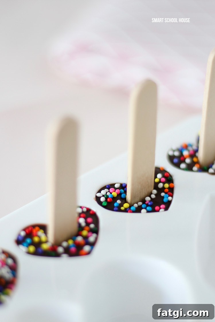 Heart Hot Chocolate Sticks #hotchocolate #hotcocoa #hotchocolatesticks #hotchocolatebar #valentinesday #chocolate