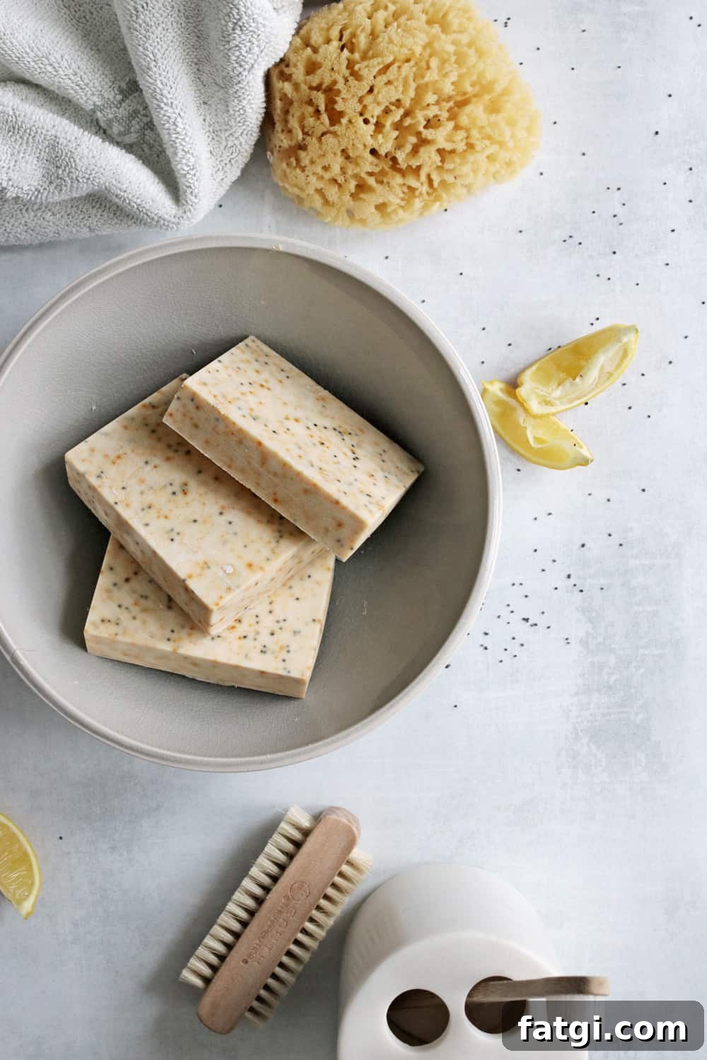 10 Essential Oils for Soap Making That Smell Amazing 7 Lemon essential oil soap
