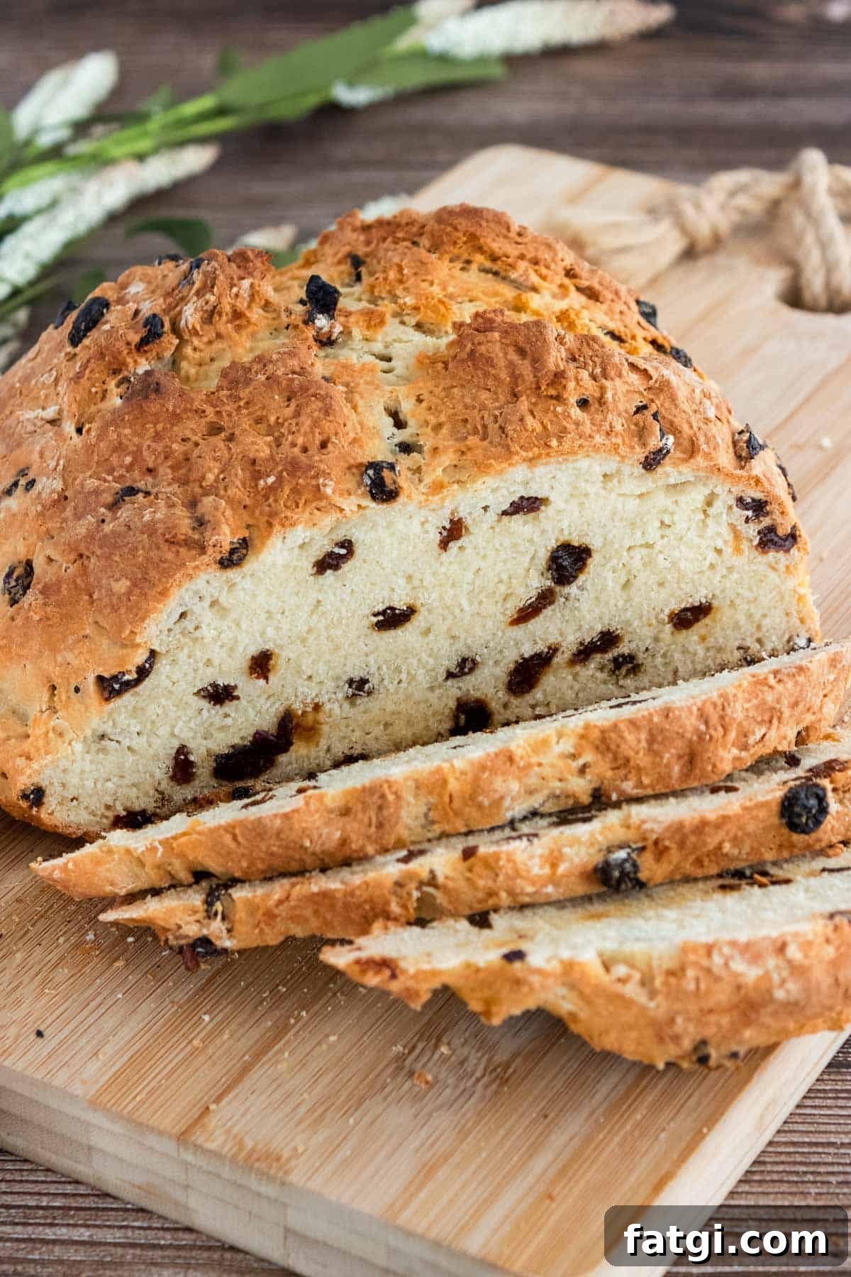 Cut soda bread. 