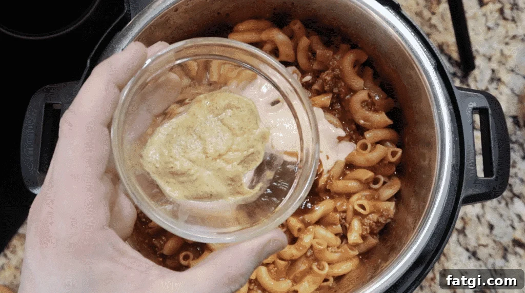 Adding mustard to pot