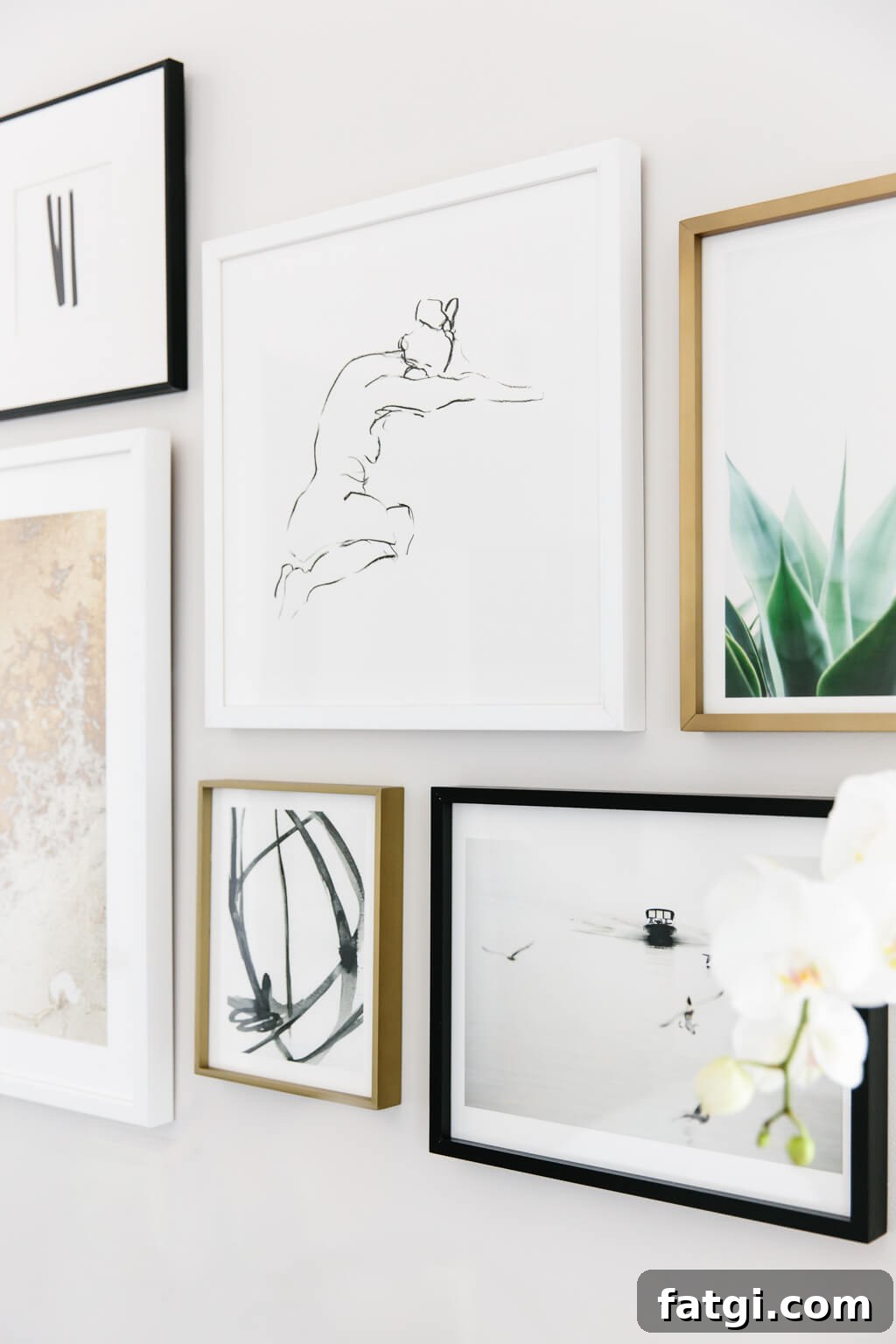Modern Minimalist Bedroom Makeover with Havenly 11 My modern and minimalist bedroom design and decor. My interior design style is a blend of minimalism, mid-century modern, Scandinavian and SoCal vibes.