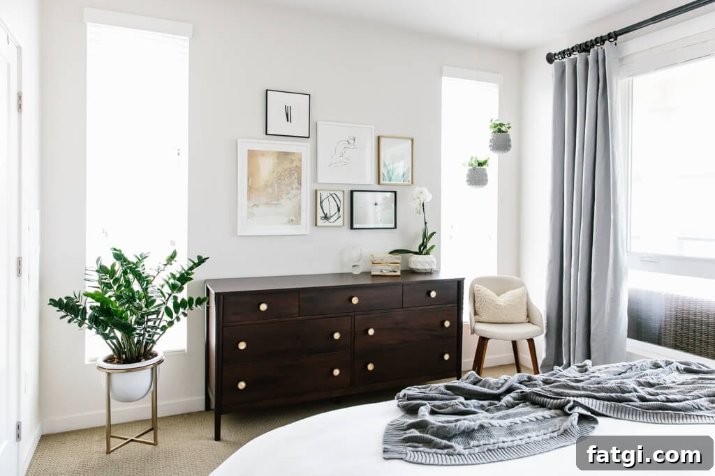 Modern Minimalist Bedroom Makeover with Havenly 6 My modern and minimalist bedroom design and decor. My interior design style is a blend of minimalism, mid-century modern, Scandinavian and SoCal vibes.