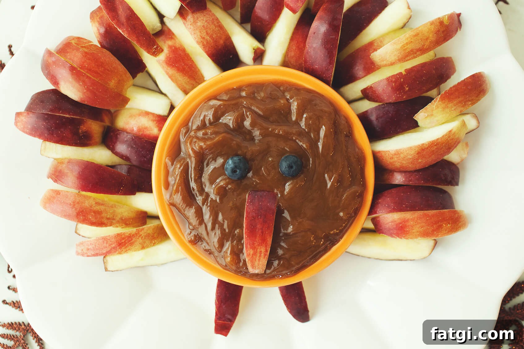 Thanksgiving Fruit Tray: Festive Platter Ideas for Guests 3 Turkey-shaped fruit tray close-up
