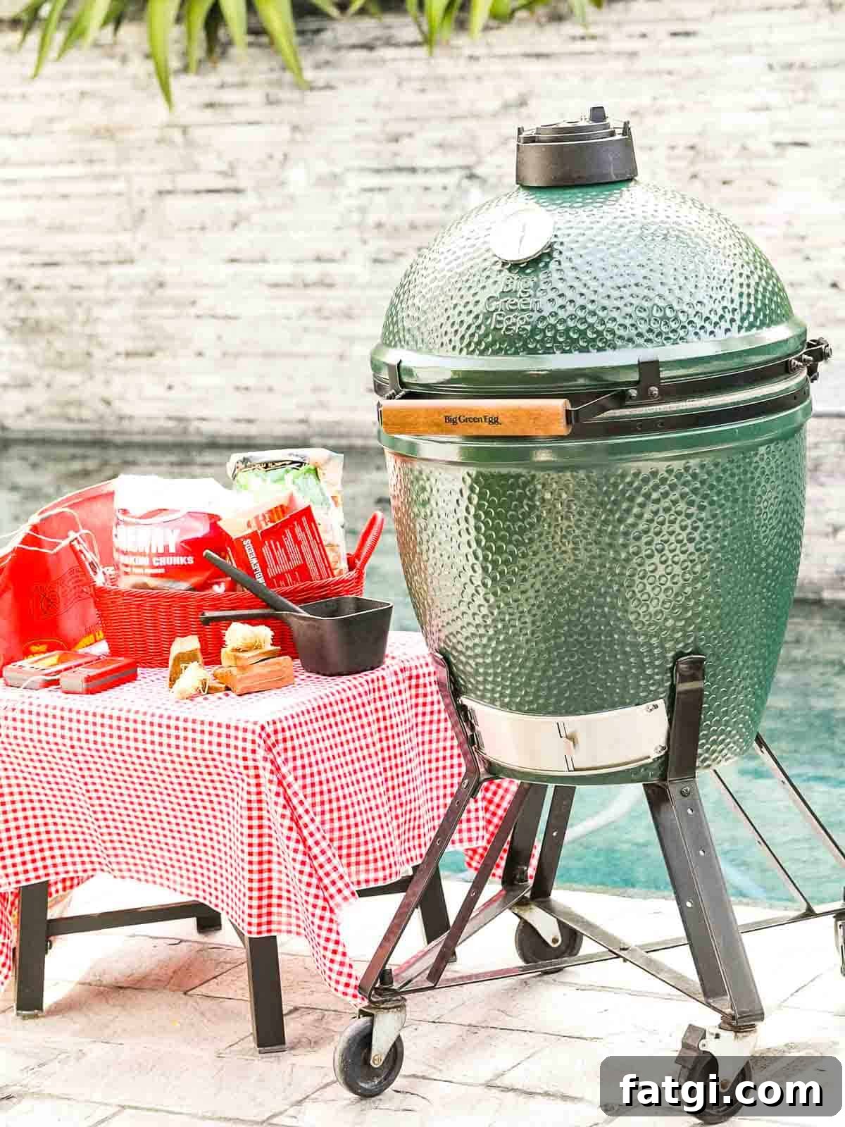 Outdoor smoker with smoking gear